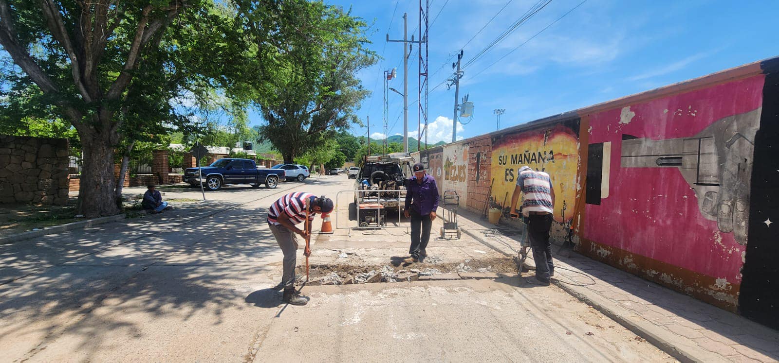 Servicios Públicos de Álamos Realiza Trabajos de Bacheo